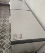 荣事达商用大冰柜，双温区设计，一边冷藏一边冷冻。尺寸1900