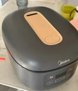 美的4L电饭煲 有使用痕迹，但是功能完好