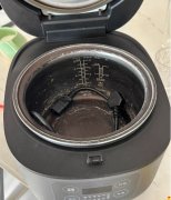 美的4L电饭煲 有使用痕迹，但是功能完好