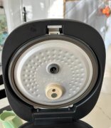 美的4L电饭煲 有使用痕迹，但是功能完好