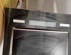 用了4年了，双电机抽油烟机，坏了一个电机，现在只一个工作
