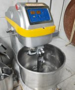 烘焙店闭店出清设备，都是品牌货，有些还很新的